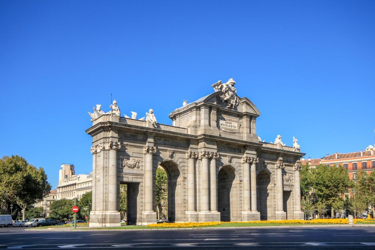 Luxury Belmont Puerta Del Sol Appartement Madrid Buitenkant foto