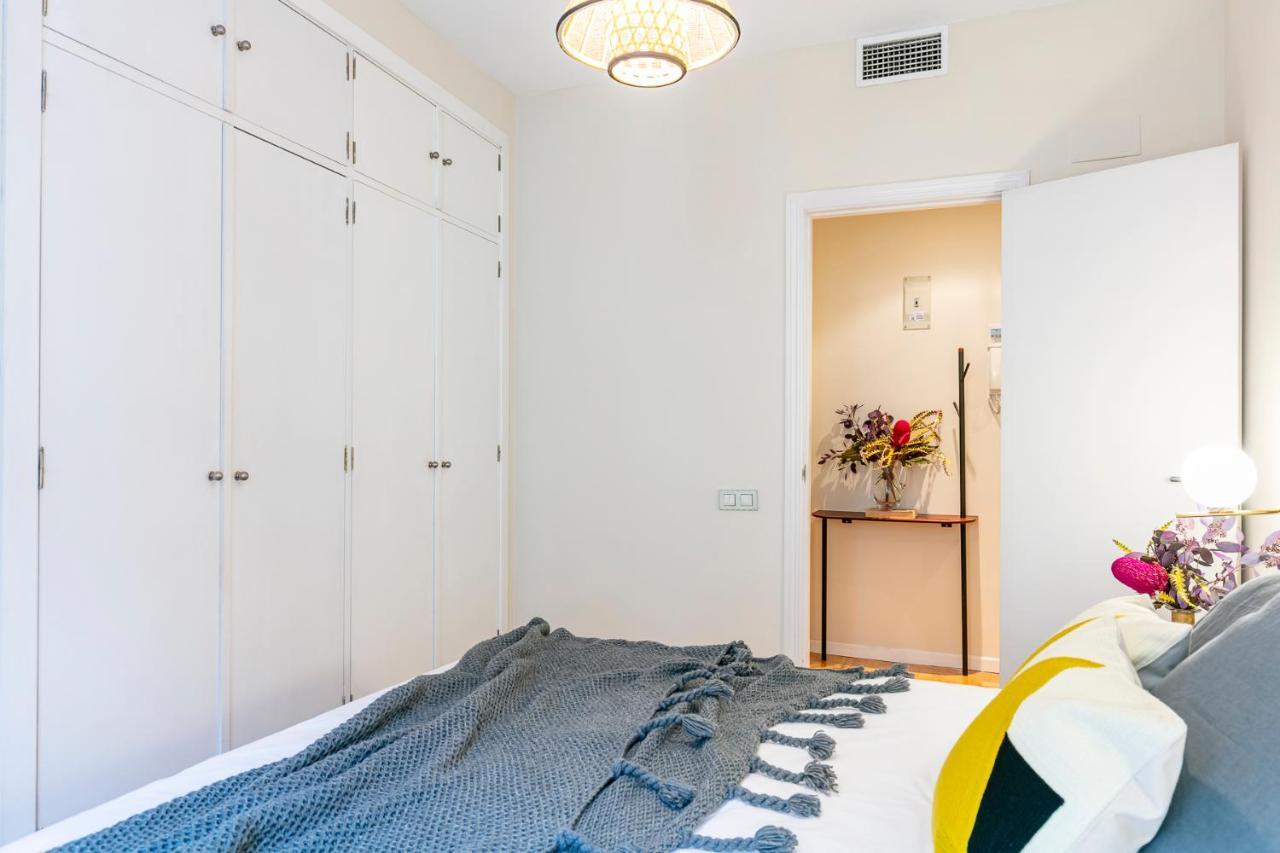 Luxury Belmont Puerta Del Sol Appartement Madrid Buitenkant foto